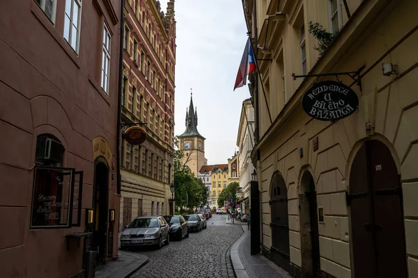 Prague narrow alleyways — Stock Photo, Image
