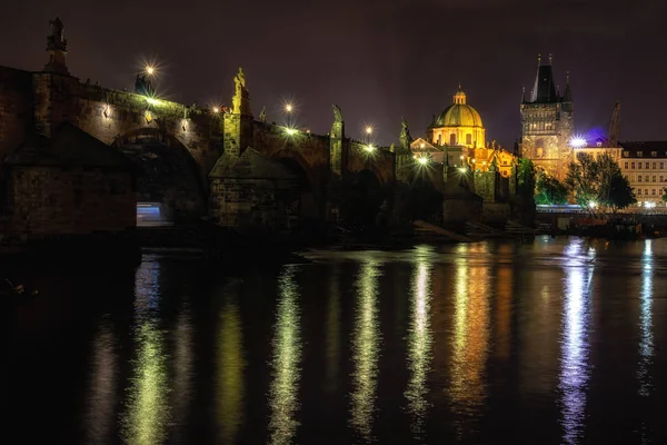 Lesser town bridge tower and charles bridge — Stock Photo, Image