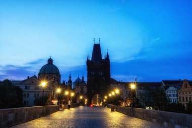 Charles Köprüsü'nde şafak