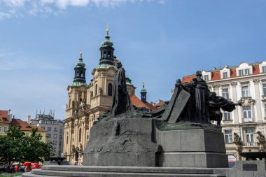 aziz nicholas kilise ve heykeli