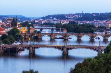 prag köprülerletna park görünümü