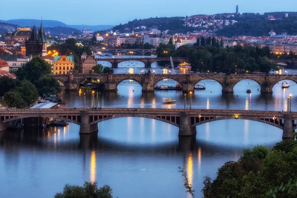 prag köprülerletna park görünümü