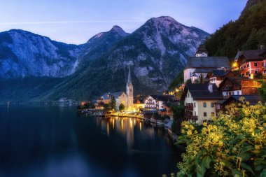 Hallstatt köy göl manzarası