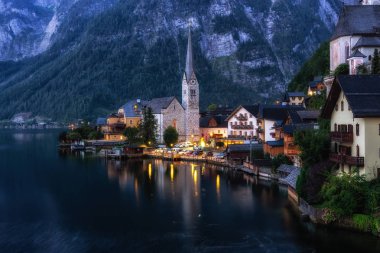 Hallstatt köy göl manzarası
