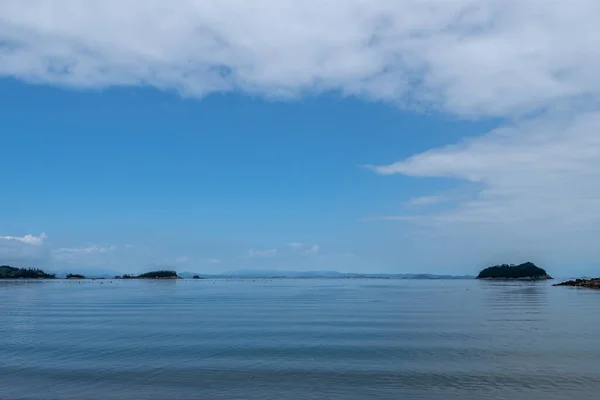 Jindo Eiland Zomer Uitzicht Oceaan Met Een Klein Afgelegen Eiland — Stockfoto