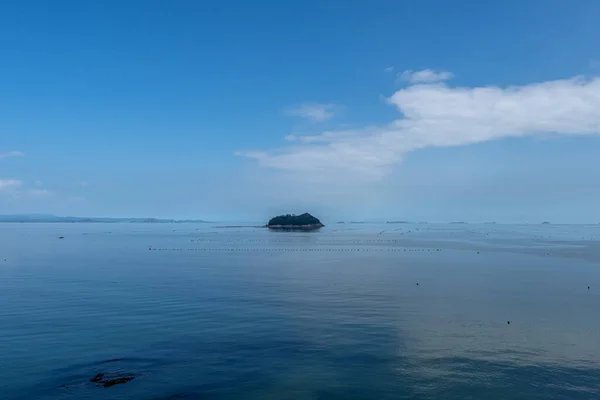 Isola Jindo Vista Sull Oceano Estivo Con Una Piccola Isola — Foto Stock