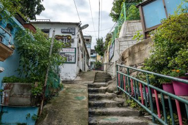 Güney Kore, Mokpo 'daki Seosandong dar sokak köyü.