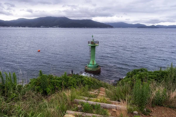 Une Petite Maison Lumineuse Bord Mer Dans Les Collines Venteuses — Photo