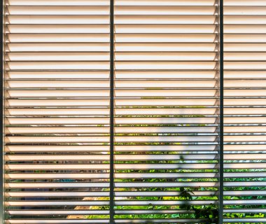 ekran çubuğu Windows sırasında şiddetli yağmur yağmur damlası görüntüsünü.