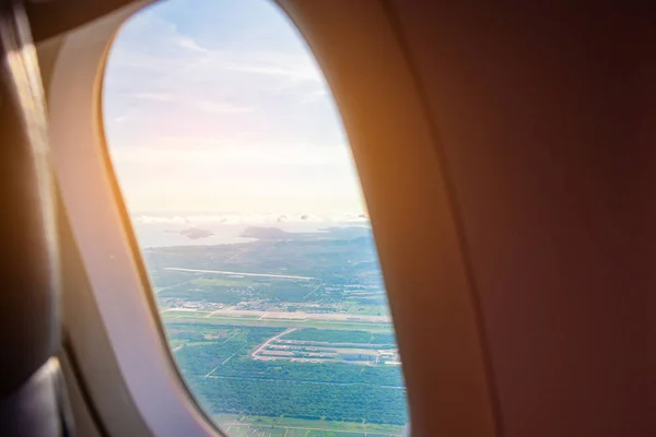 Вид Вікна Літака Щоб Побачити Землю Небо Вечірній Час — стокове фото