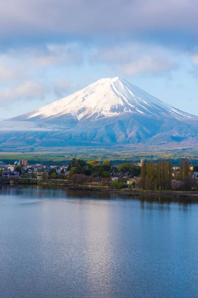 Imagen Montaña Fuji Lago Kawaguchi Con Ciudad Kawaguchiko Por Mañana — Foto de Stock