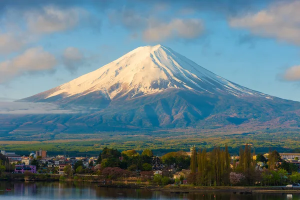 Imagen Montaña Fuji Lago Kawaguchi Con Ciudad Kawaguchiko Por Mañana — Foto de Stock