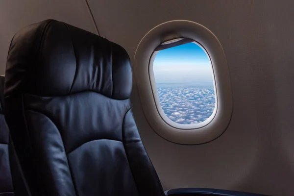 Imagen Asiento Avión Ventana Plana Con Hermoso Cielo Azul Fondo — Foto de Stock