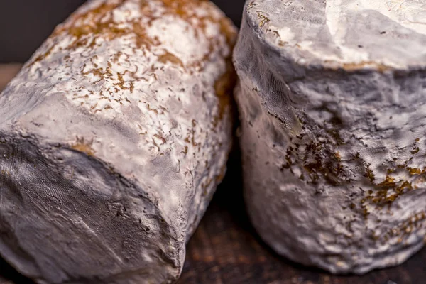 沙洛莱 法国山羊奶酪 芝士工匠 健康的新鲜营养 健康食品背景 — 图库照片