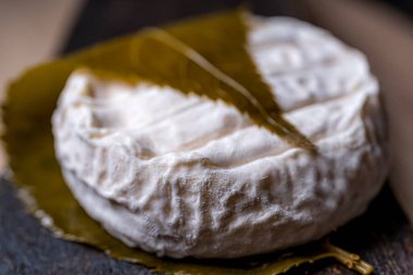 Tokyo 'nun Cheese Delight' ı, yapraklı. Fransız doğal ürünü.