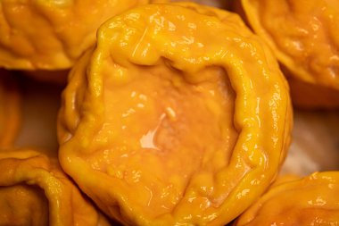 Yumuşak peynirli Langres, Fransız inek sütü. Kremalı ve portakal renginde, Fransız peyniri koleksiyonu. 