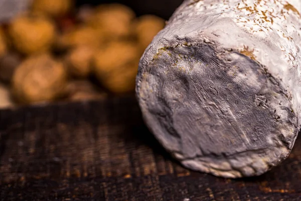 沙洛莱，法国山羊奶酪。芝士工匠。健康的新鲜营养。健康食品背景. — 图库照片