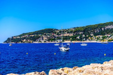 Villefranche-sur-Mer, Fransa. 16.07.2020. Plajda yaz günü. Turizm konsepti.