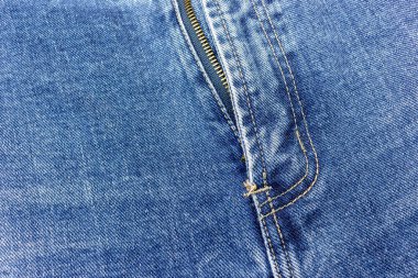 Fermuarlı mavi kot pantolon