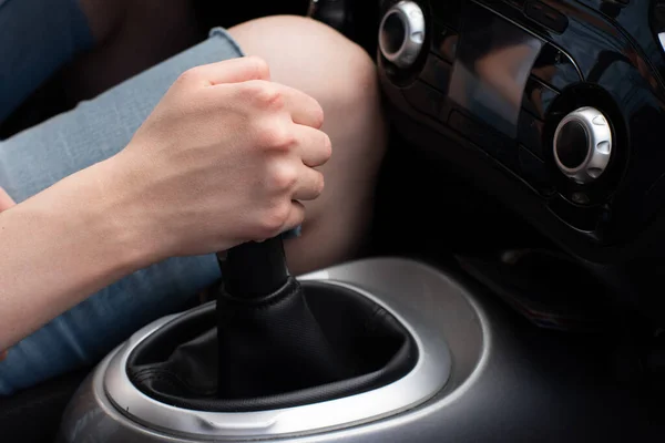 Close Shot Female Hand Shifting Manual Automatic Gearbox Parking Ride — Stock Photo, Image