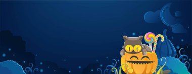 Cadılar Bayramı kedileri. Cadılar Bayramı afişi. Cadılar Bayramı geçmişi. Şeker ve balkabağı. Mavi gökyüzü arka planı. Dolunay ve parıldayan yıldızlar. Metnin için geniş bir boşluk. Vektör illüstrasyonu.