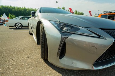 Moskova, Rusya - 23 Haziran 2018: Japandays Festivali Japonya otomobil - seri ve özelleştirilmiş kas araba ile