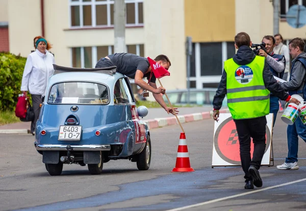 Mińsk Białoruś 2016 Starszy Rajd Wystawa Konkurencja Zabytkowych Samochodów Mikrosamochód — Zdjęcie stockowe