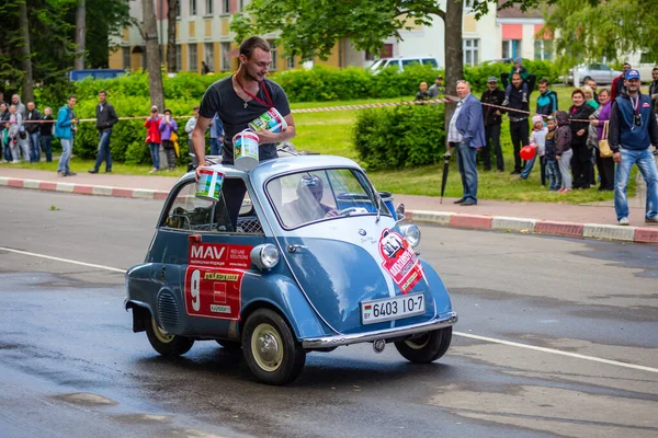 Minsk Vitryssland 2016 Oldtimer Rally Utställning Och Tävling Veteranbilar Bmw — Stockfoto