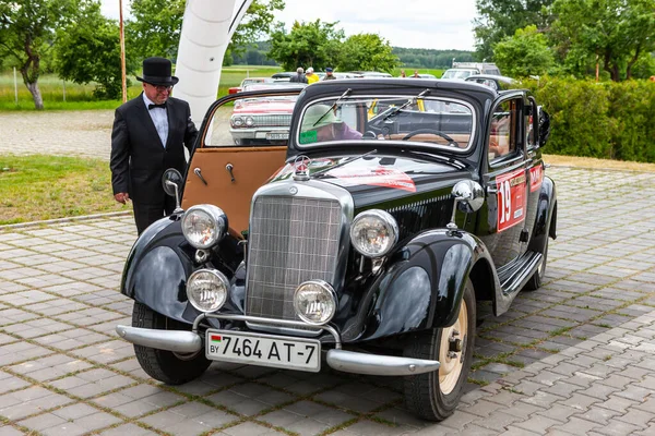 Minsk Weißrussland 2016 Altmodisch Wettbewerb Der Oldtimer Eleganter Schwarzer Mercedes — Stockfoto