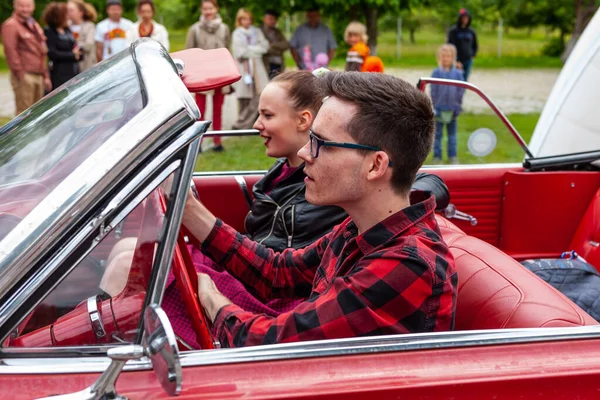 Minsk Vitryssland 2016 Oldtimer Rally 1963 Chevrolet Impala Cabriolet Evenemang — Stockfoto