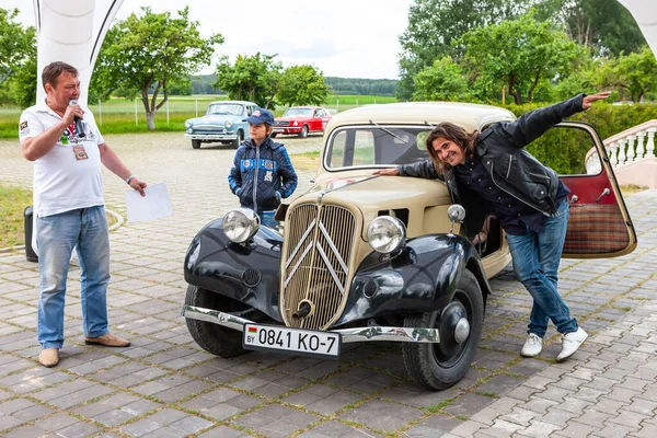 Minsk Biélorussie 2016 Rallye Des Anciens Citroën 11B Élégant Véhicule — Photo