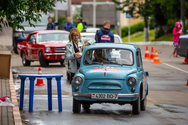 Minsk Bielorrússia 2016 Oldtimeramente Exposição Competição Carros Antigos Carro Soviético — Fotografia de Stock