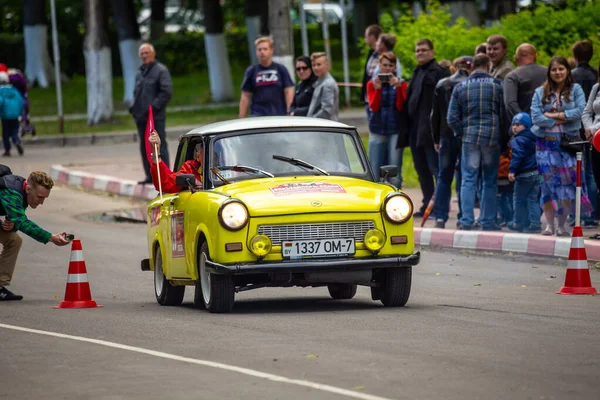 Minsk Biélorussie 2016 Rallye Des Anciens Trabant 6001S Est Une — Photo