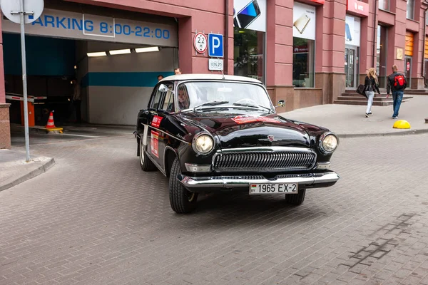 Minsk Belarus 2016 Oldtimerally Parade Competition Vintage Vehicles Soviet Car — Stock Photo, Image