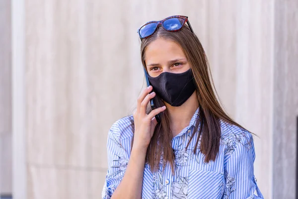 Safe Travel Caucasian Teenager Black Face Mask Blue Dress Calling — Stock Photo, Image