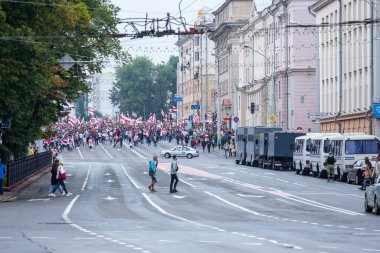 Minsk, Belarus, 23.08.2020. Bağımsız Meydan 'da halk cumhurbaşkanlığı seçimlerinde dürüst sonuçlar için mücadele ediyor.