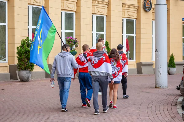Мінськ Білорусь 2020 Група Людей Збирається Незалежній Площі Захистити Свої — стокове фото