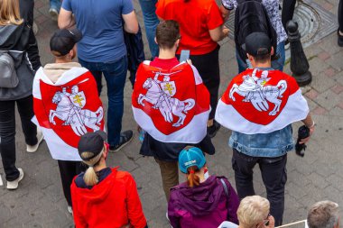 MINSK, BELARUS - 6 Eylül 2020. Baskılara, şiddete ve cumhurbaşkanlığı seçim sonuçlarına karşı barışçıl protestolar.