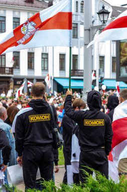 MINSK, BELARUS - 6 Eylül 2020. Baskılara, şiddete ve cumhurbaşkanlığı seçim sonuçlarına karşı barışçıl protestolar.