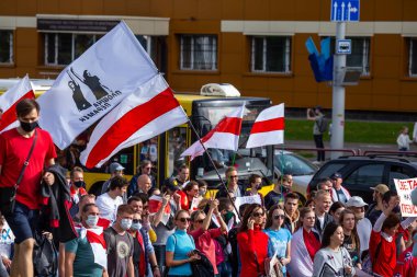 MINSK, BELARUS - 13 Eylül 2020. Baskılara, şiddete ve cumhurbaşkanlığı seçim sonuçlarına karşı barışçıl protestolar.