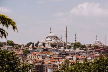 Ayasofya manzarası. Günbatımında İstanbul 'un merkezindeki tarihi tapınak. Türkiye