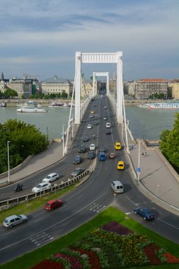 Beyaz Elisabeth Bidge manzarası, Gellert Hill 'den arabalar.