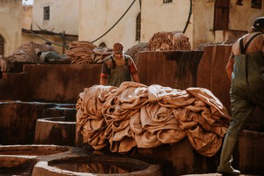 Fas 'ın, Fas' ın, Afrika 'nın, Fez' in tabakhanelerinin, deri, Fas, Afrika 'nın renkli boyanmış tabakhaneleri.