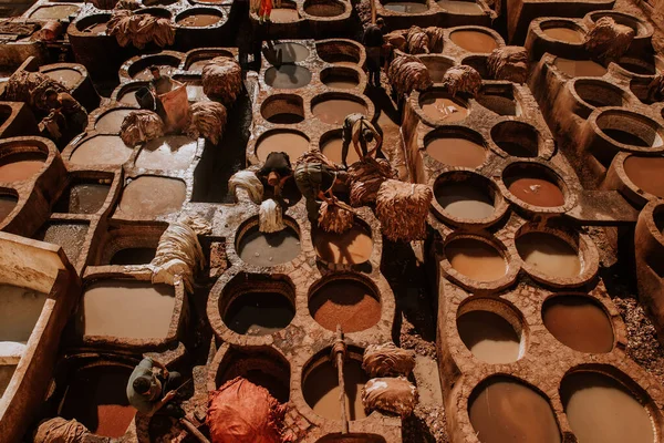 Curtidurías Fez Marruecos Áfricaviejos Tanques Curtidurías Fez Con Pintura Color — Foto de Stock