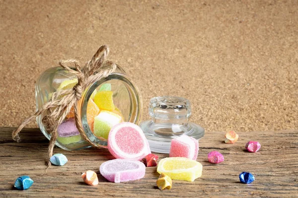 Makanan Penutup Jelly Candy Dalam Botol Kaca Dengan Latar Belakang — Stok Foto