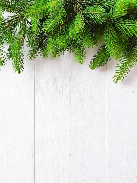 Tannenrand Auf Weißem Holzgrund Ansicht Des Weihnachtsrahmens Von Oben Platz — Stockfoto