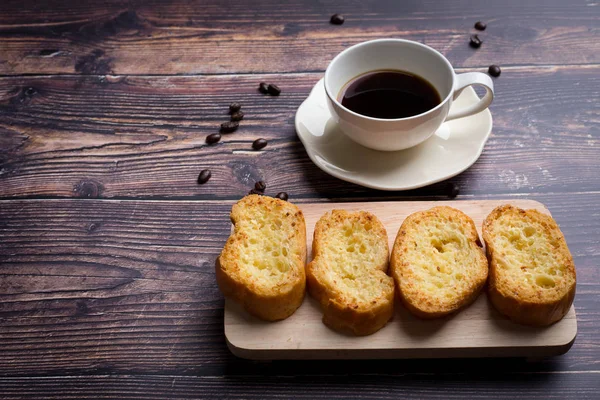 Xícara Café Com Pão Alho Mesa Madeira — Fotografia de Stock