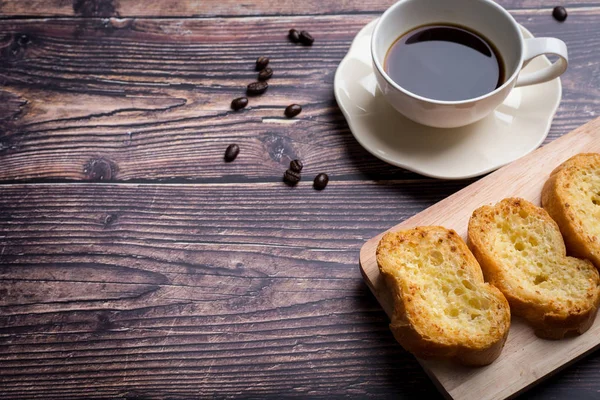 Xícara Café Com Pão Alho Mesa Madeira — Fotografia de Stock