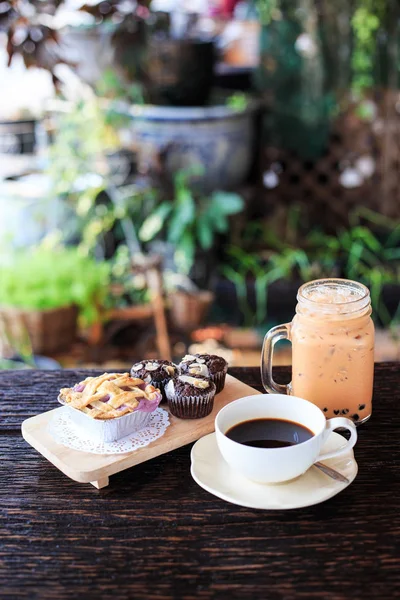 Coffee Ice Bubble Tea and Pie — Stock Photo, Image