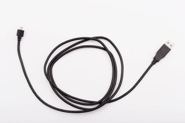 usb kablosu beyaz arkaplanda izole edildi